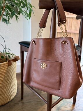 Tory Burch Chestnut Pebbled Leather Shoulder Bag with Gold Chain